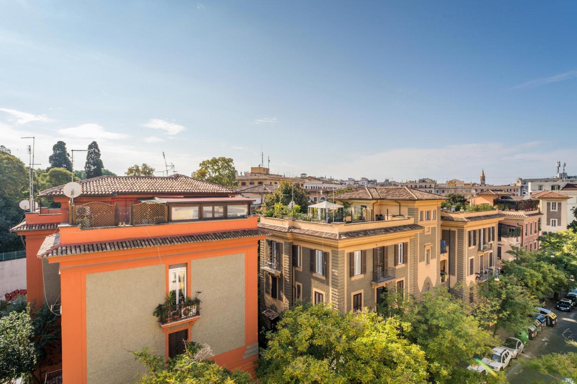 Apartment Comics Penthouse, Funny Flat Nearby Colosseum Rom