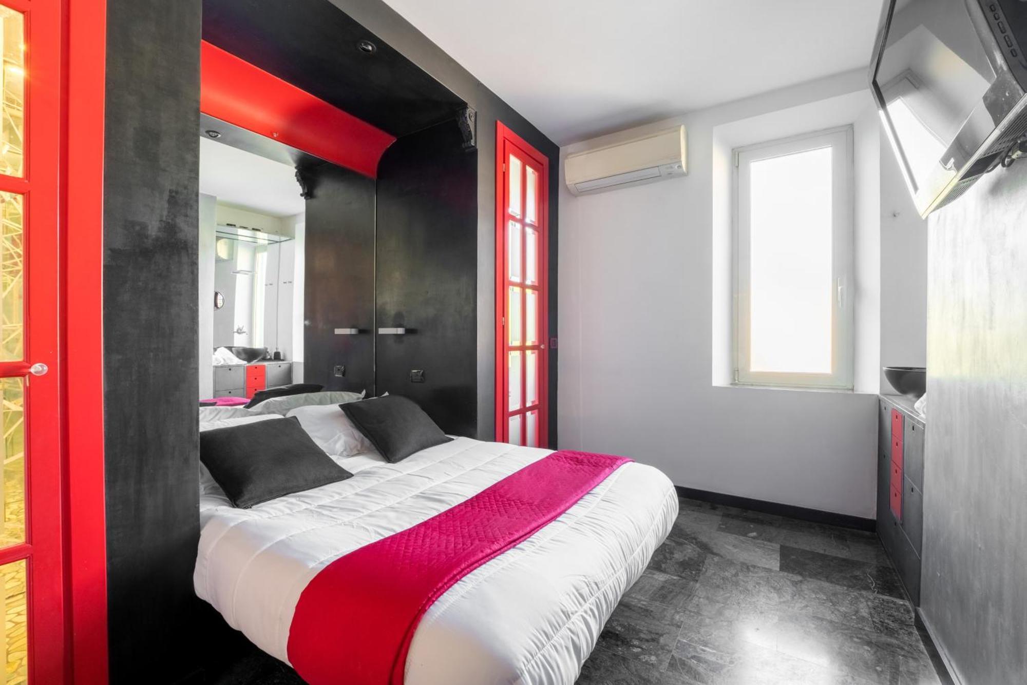 Apartment Comics Penthouse, Funny Flat Nearby Colosseum Rom