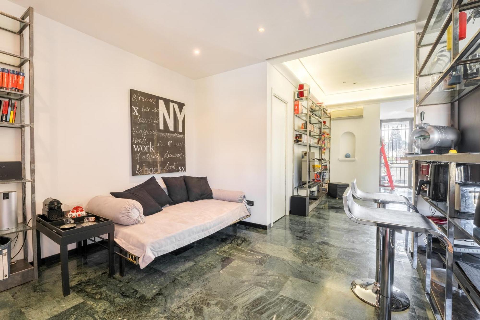 Comics Penthouse, Funny Flat Nearby Colosseum Rom